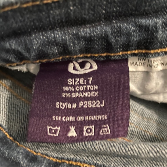 Vigoss New York Straight leg distressed denim Stretch Capri Jeans - Picture 7 of 7